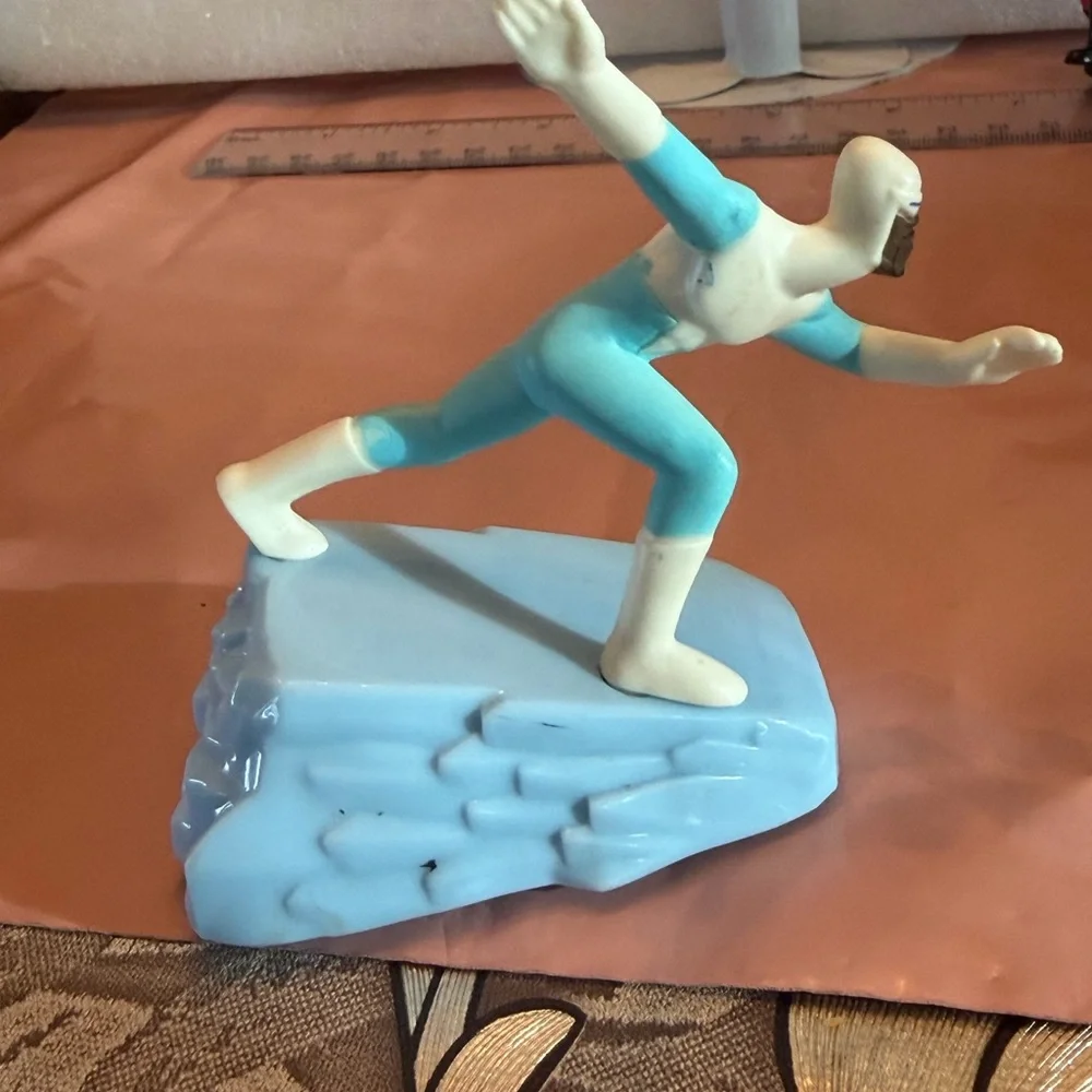 Disney Pixar Toy Base - Picture 5 of 7